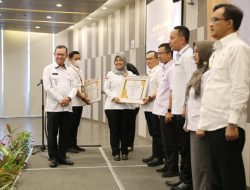 5 OPD Terbaik Terima Penghargaan Dari Wagub Lampung