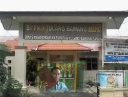 SMPN 22 Tubaba Menyediakan Koprasi Untuk Pembelian Sampul Raport