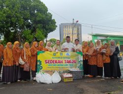 AGPAII Lampung Tengah Berbagi Takjil